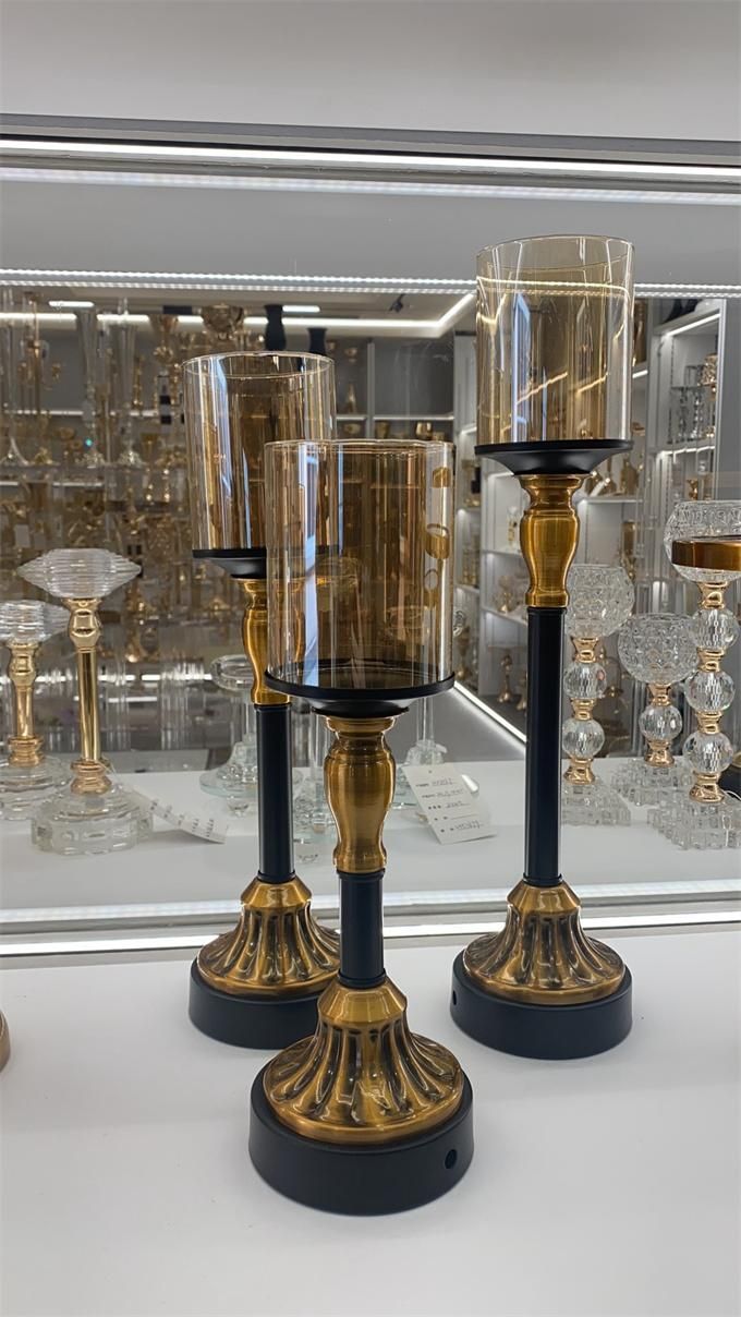 طقم شمعدان أسود مذهب