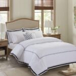 طقم لحاف 8 قطع كينج - OASIS ابيض و كحلي