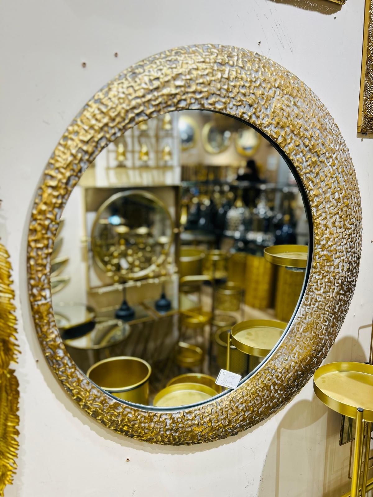 مرآة هندي دائري مع أطار نحاسي