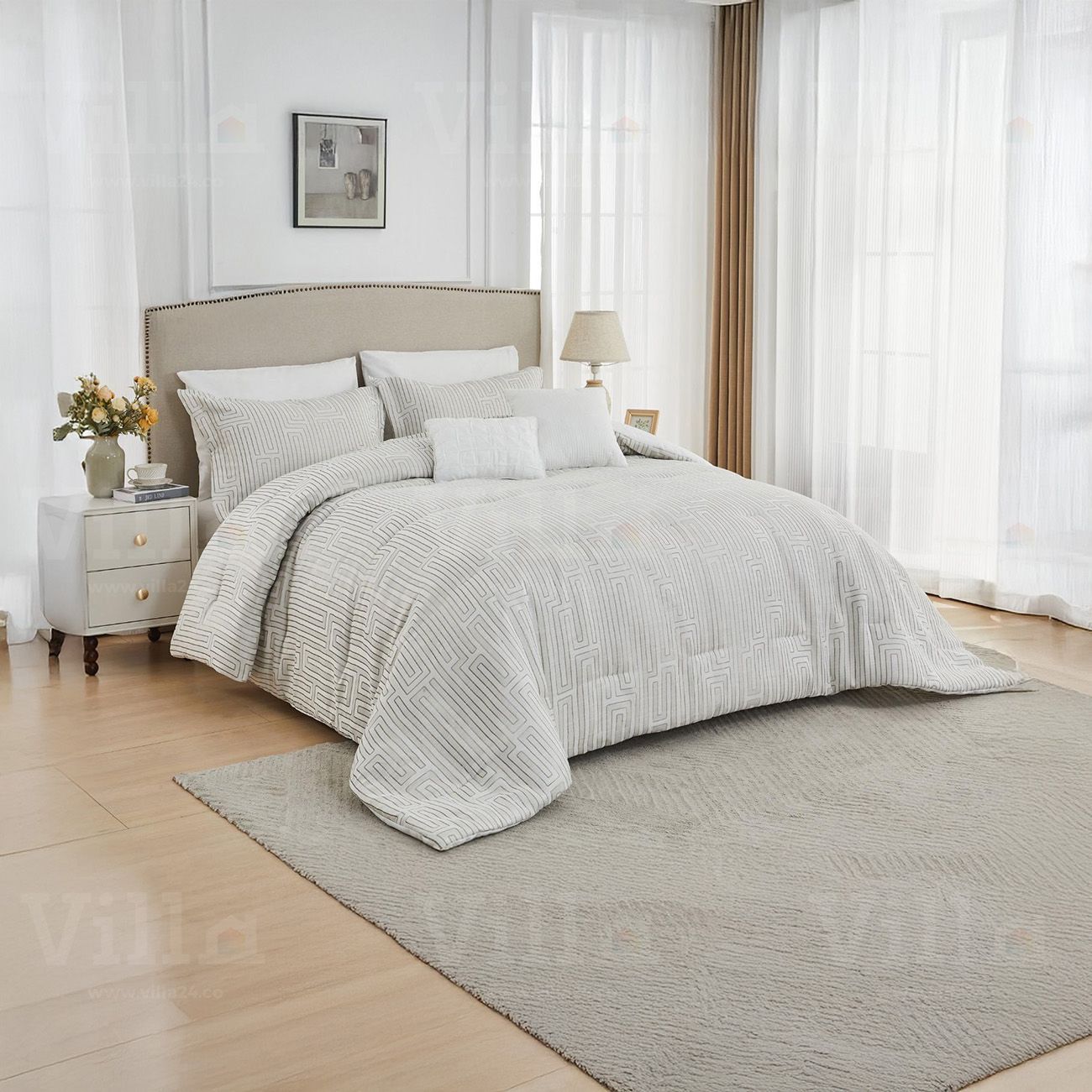 طقم لحاف 8 قطع كينج - Royce ايفوري